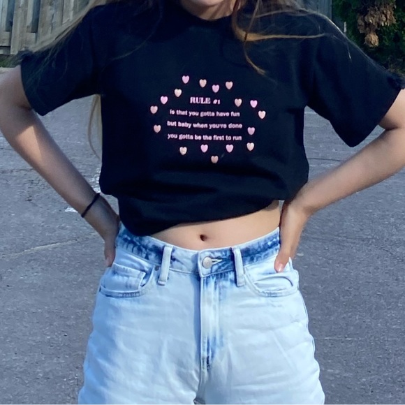 The black top - Picture 2 of 3